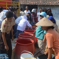 Bantuan Kebakaran dan Air Bersih di Dusun Mrico Desa Nglebak Kec. Grobogan (9)