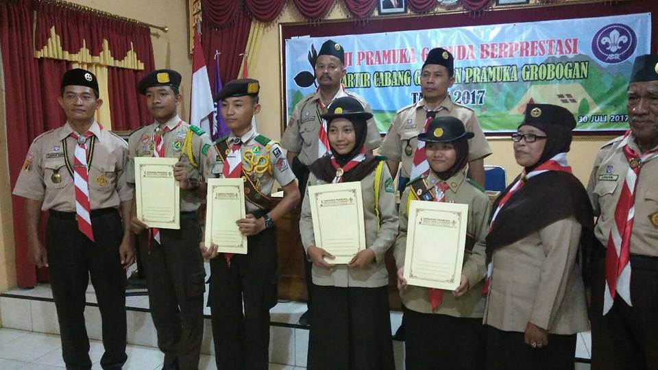 Pramuka Penegak Garuda Putra dan Putri MA Sunniyyah Selo Juara 1 Kwarcab Grobogan 2017