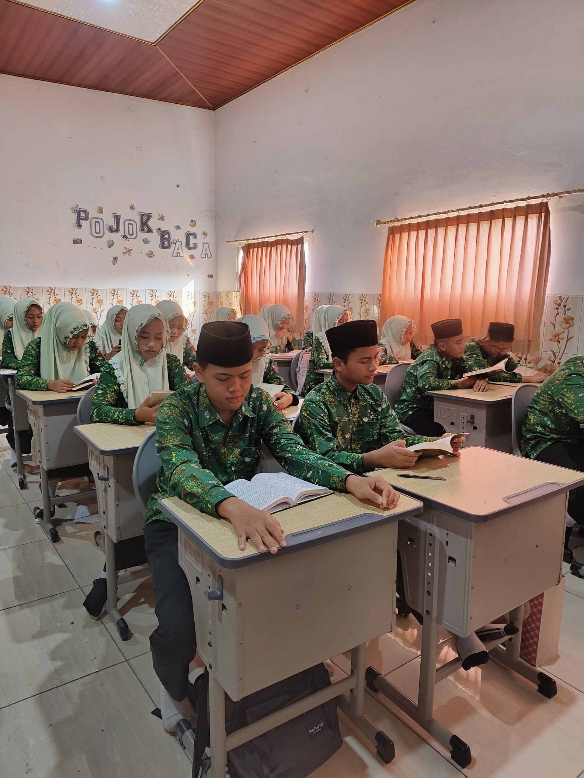Gerakan Literasi Madrasah Kembali Bergema, MA Sunniyyah Budayakan Membaca dan Menulis