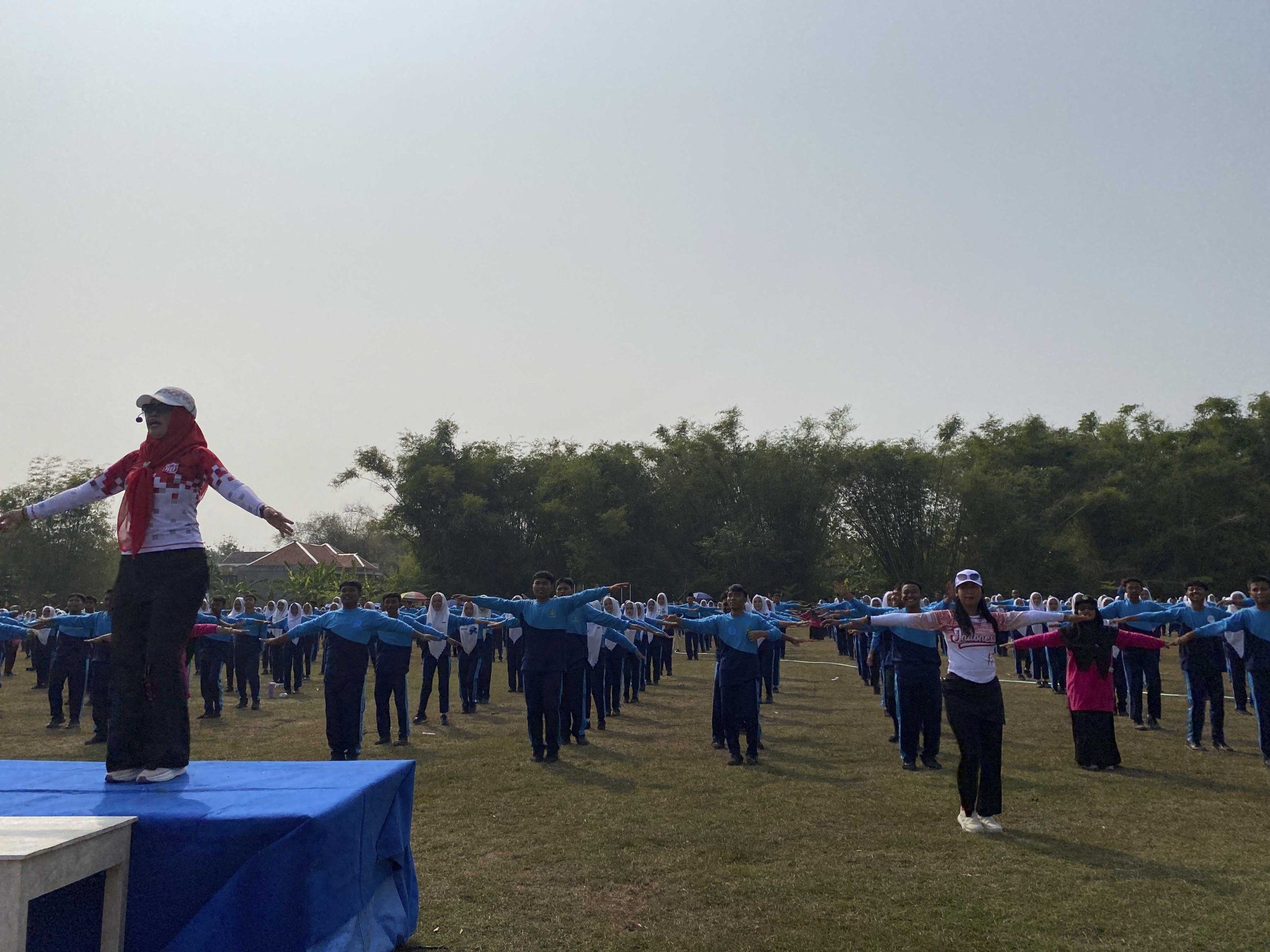 Semarak HAORNAS, Warga MA Sunniyyah Selo Ikuti Senam Bersama